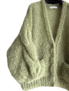 Mohair cardigan in pistache groen met knopen