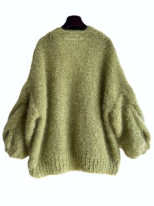 Mohair cardigan in pistache groen met knopen en zakken