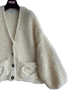 chunkyknit oversized wit vest met zakken en knopen