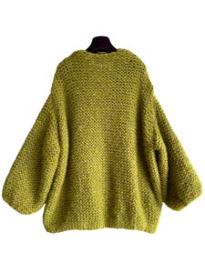 oversized vest in olijfgroene mohair, alpaca en zijde