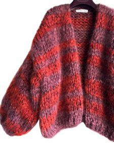 hand gebreid mohair damesvest in trendkleur burgundy